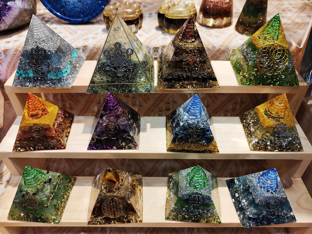 Laxmi Wealth Orgonite Pyramid with Shree Yantra – Vastu Energy, Money Attraction, Healing & Success Crystal Pyramid